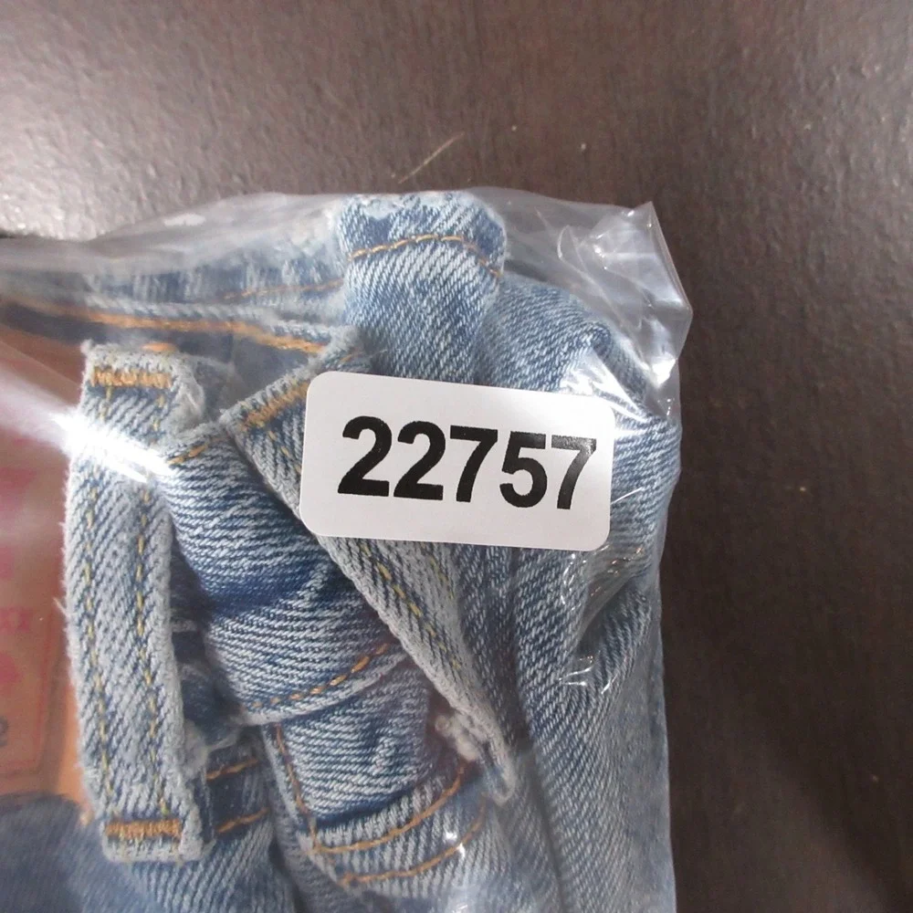 Levis Jeans Mens 38x32 Blue 501 Button Fly Original Straight Faded Denim‎ Pants